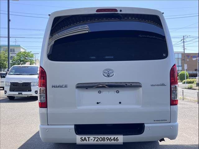 Toyota HIACE VAN 2022-12 7226259-2