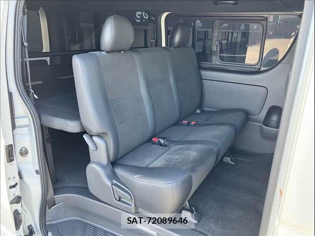 Toyota HIACE VAN 2022-12 7226259-7