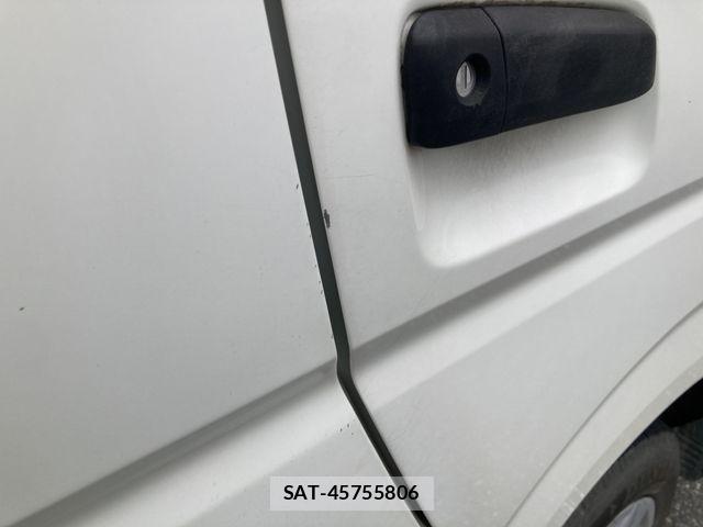 Toyota HIACE VAN 2019-06 7226229-13
