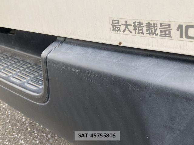 Toyota HIACE VAN 2019-06 7226229-17