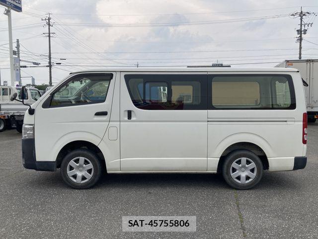 Toyota HIACE VAN 2019-06 7226229-22