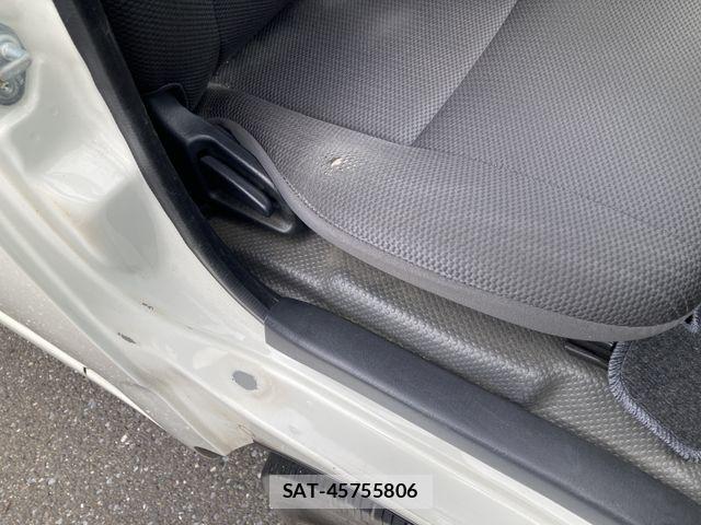 Toyota HIACE VAN 2019-06 7226229-3