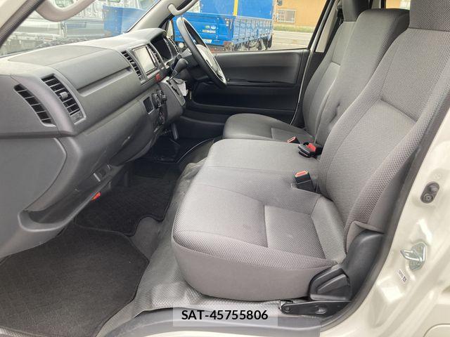 Toyota HIACE VAN 2019-06 7226229-4