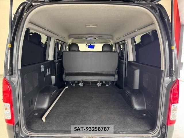 Toyota HIACE VAN 2016-09 7226223-11