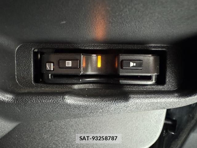 Toyota HIACE VAN 2016-09 7226223-19
