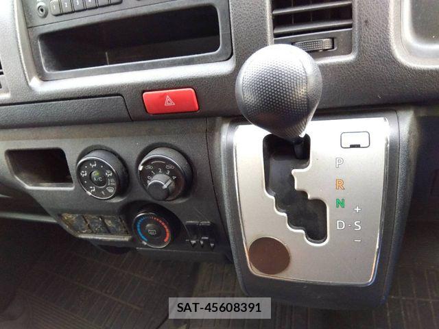 Toyota HIACE VAN 2017-05 7226222-9