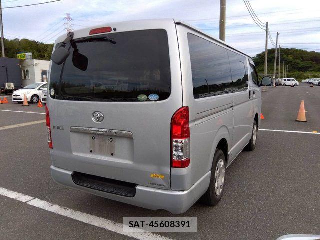 Toyota HIACE VAN 2017-05 7226222-2
