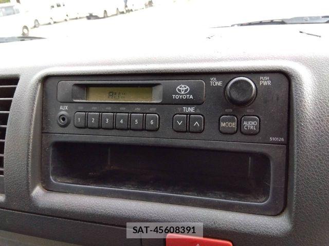 Toyota HIACE VAN 2017-05 7226222-7