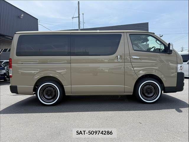 Toyota HIACE VAN 2026-04 7226278-12