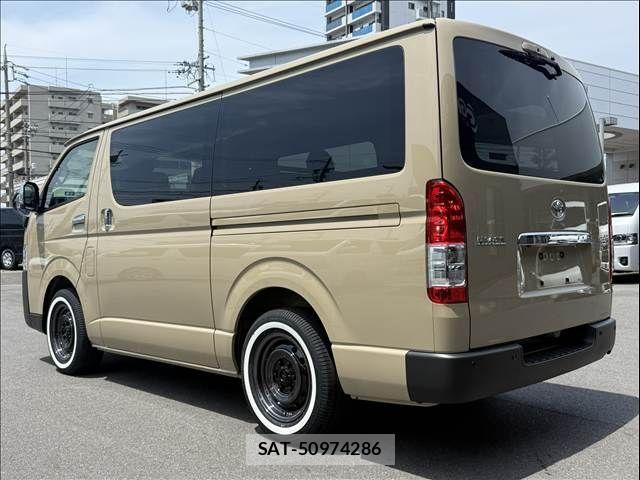 Toyota HIACE VAN 2026-04 7226278-15