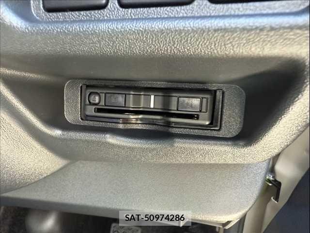 Toyota HIACE VAN 2026-04 7226278-17