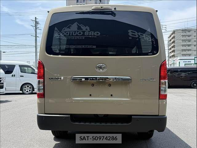 Toyota HIACE VAN 2026-04 7226278-2