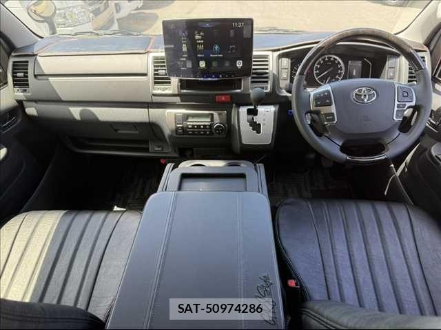 Toyota HIACE VAN 2026-04 7226278-3