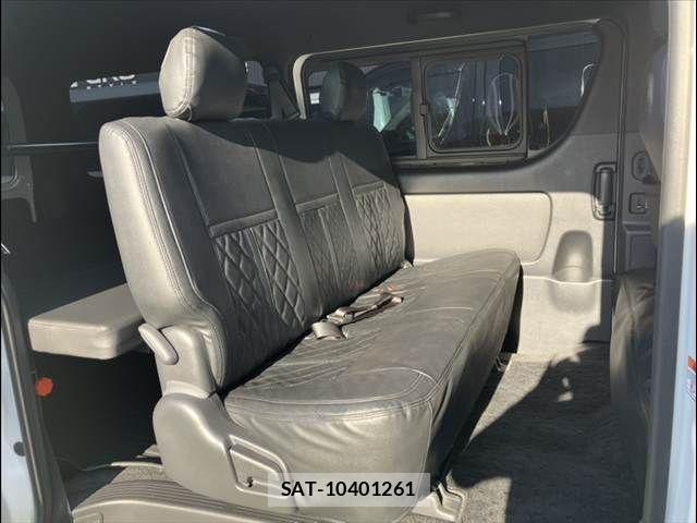 Toyota HIACE VAN 2022-12 7226258-9