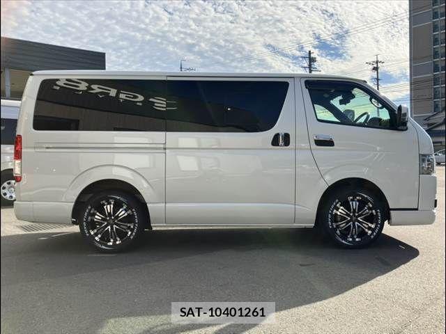 Toyota HIACE VAN 2022-12 7226258-12