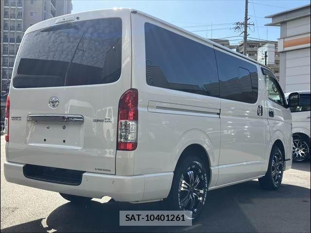 Toyota HIACE VAN 2022-12 7226258-14