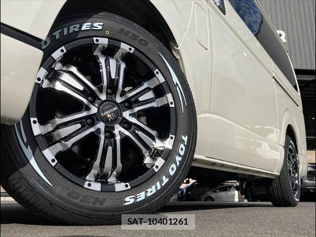 Toyota HIACE VAN 2022-12 7226258-5