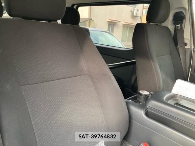 Toyota HIACE VAN 2025-05 7226270-10