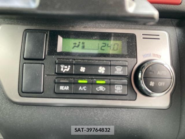 Toyota HIACE VAN 2025-05 7226270-21