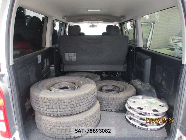 Toyota HIACE VAN 2012-06 7226211-14