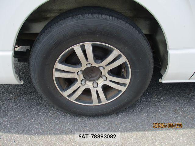 Toyota HIACE VAN 2012-06 7226211-18