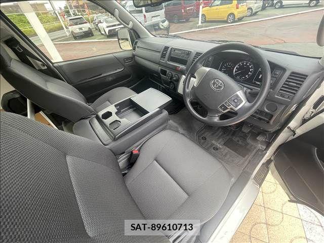 Toyota HIACE VAN 2023-02 7226260-9
