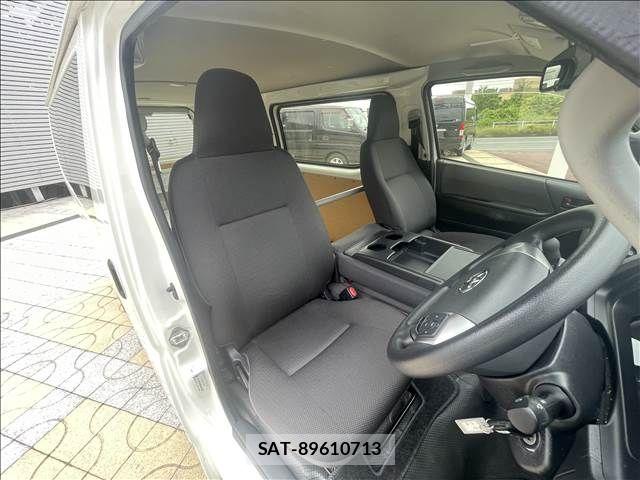 Toyota HIACE VAN 2023-02 7226260-10