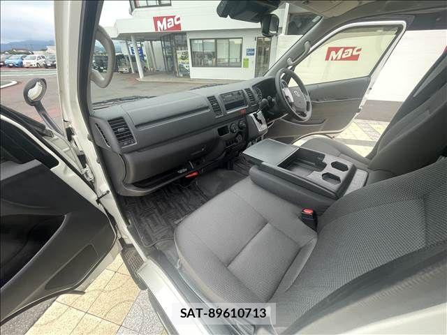 Toyota HIACE VAN 2023-02 7226260-12