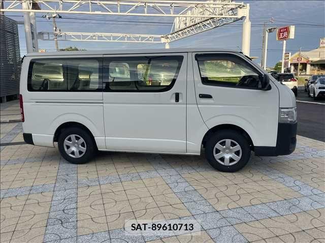 Toyota HIACE VAN 2023-02 7226260-17