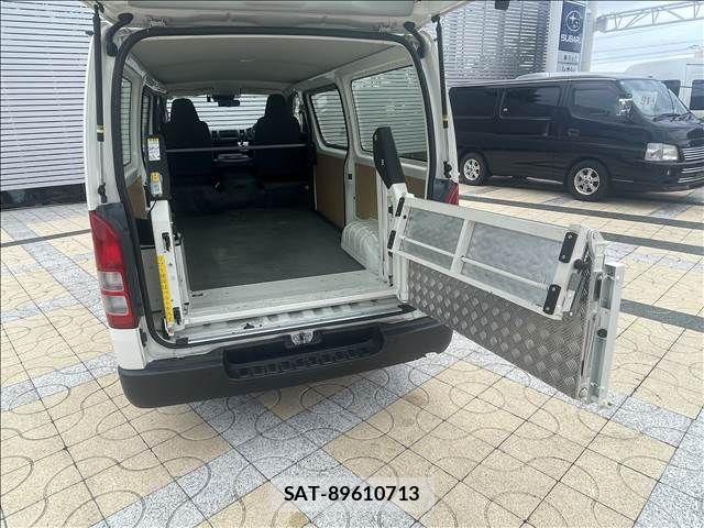 Toyota HIACE VAN 2023-02 7226260-5