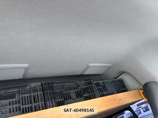 Toyota HIACE VAN 2017-08 7226227-18
