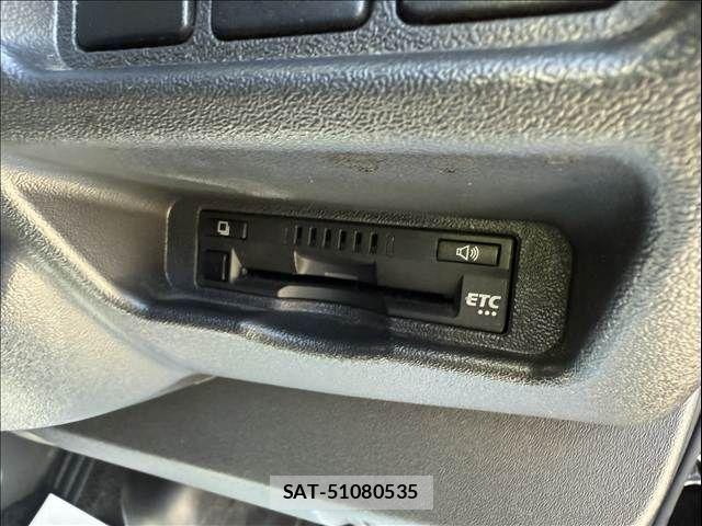 Toyota HIACE VAN 2022-08 7226257-16