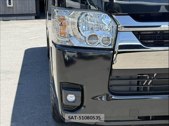Toyota HIACE VAN 2022-08 7226257-4