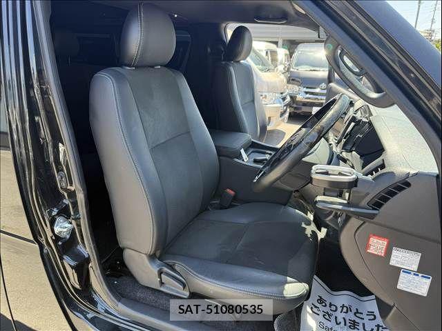 Toyota HIACE VAN 2022-08 7226257-8