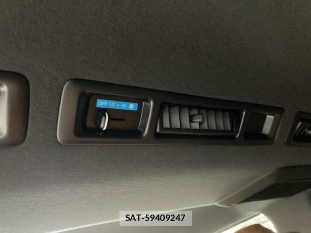 Toyota HIACE VAN 2020-09 7226237-14