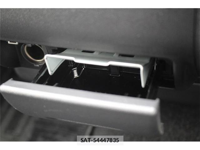 Toyota HIACE VAN 2022-09 7226261-27