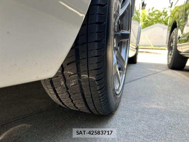 Toyota HIACE VAN 2022-05 7226253-27