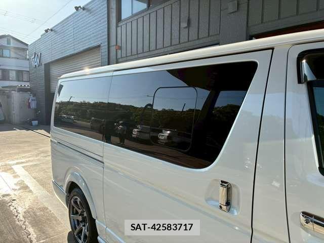 Toyota HIACE VAN 2022-05 7226253-2