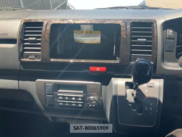 Toyota HIACE VAN 2024-05 7226271-12