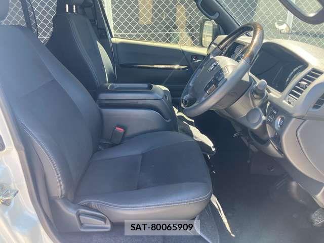 Toyota HIACE VAN 2024-05 7226271-2