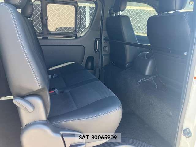 Toyota HIACE VAN 2024-05 7226271-4