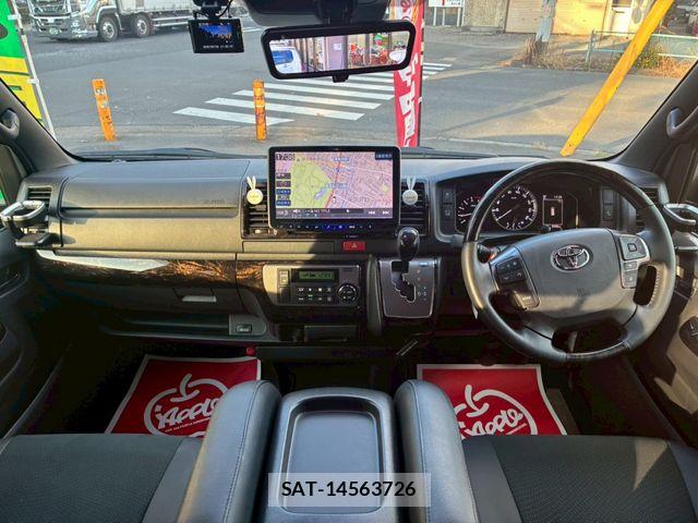 Toyota HIACE VAN 2024-06 7226267-5