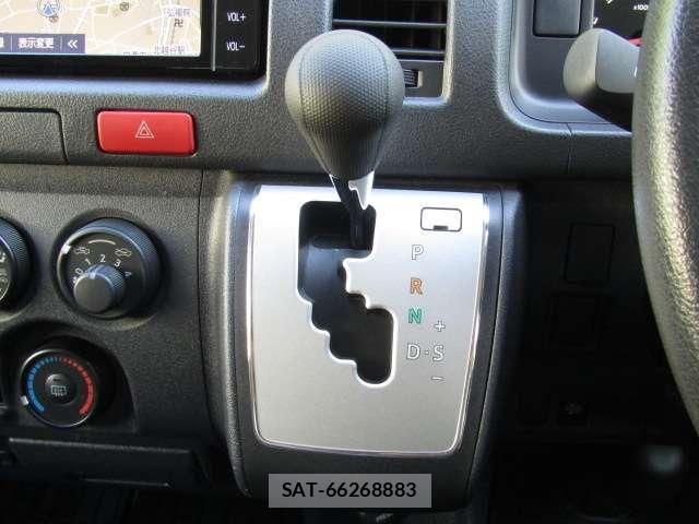 Toyota HIACE VAN 2018-10 7252634-8