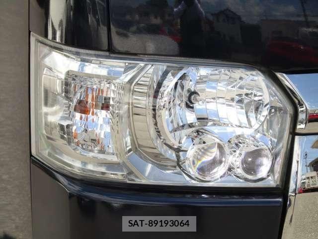 Toyota HIACE VAN 2016-07 7252628-25