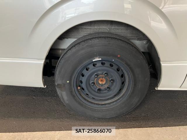 Toyota HIACE VAN 2022-07 7252616-9