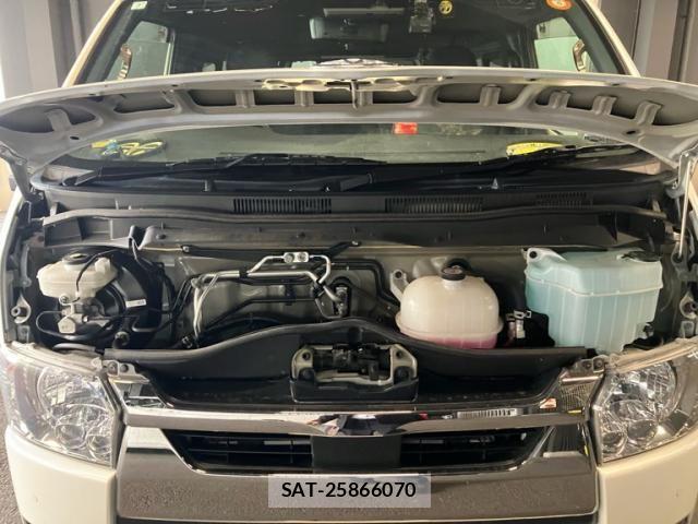 Toyota HIACE VAN 2022-07 7252616-11