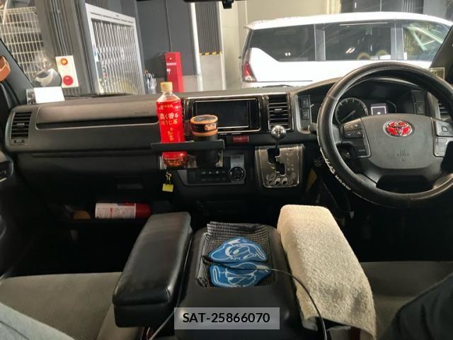 Toyota HIACE VAN 2022-07 7252616-12