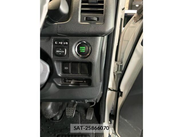 Toyota HIACE VAN 2022-07 7252616-16