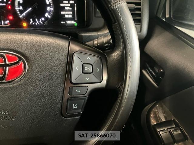 Toyota HIACE VAN 2022-07 7252616-18