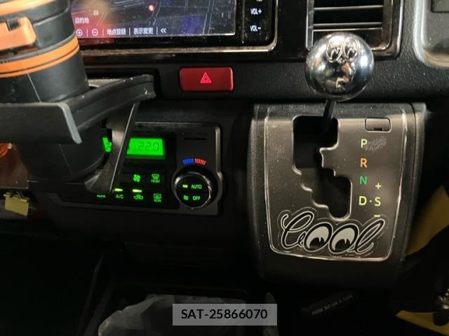 Toyota HIACE VAN 2022-07 7252616-20